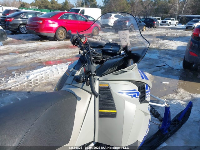 12559823 :رقم المزاد ، 4UF8MB200JT000279 vin ، 2018 Yamaha Side Winder مزاد بيع