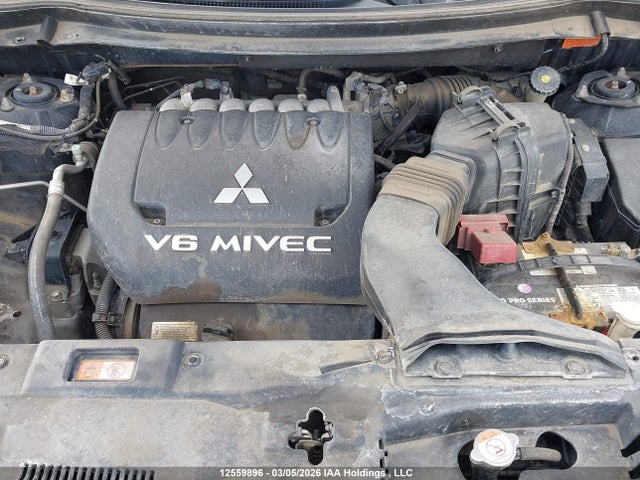 JA4JZ3AX8FZ601887 Mitsubishi Outlander Se