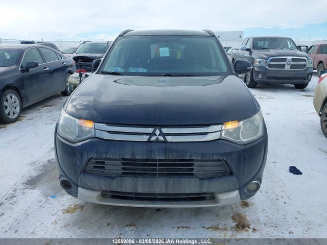 JA4JZ3AX8FZ601887 Mitsubishi Outlander Se