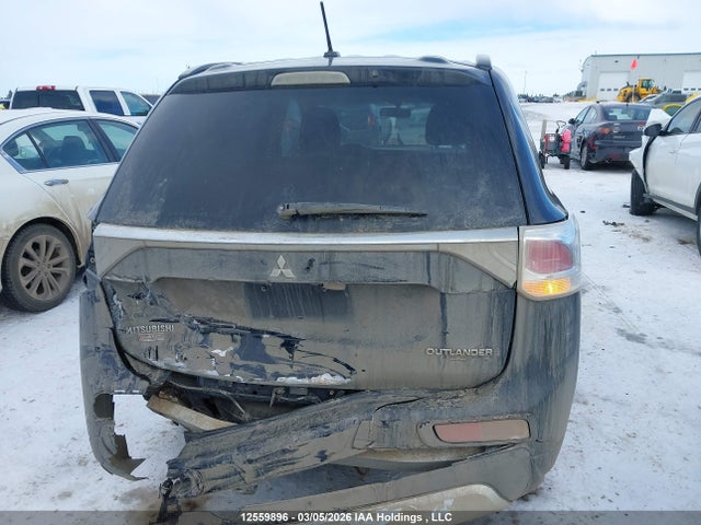 JA4JZ3AX8FZ601887 Mitsubishi Outlander Se