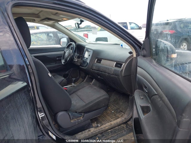 JA4JZ3AX8FZ601887 Mitsubishi Outlander Se