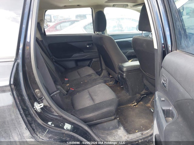 JA4JZ3AX8FZ601887 Mitsubishi Outlander Se