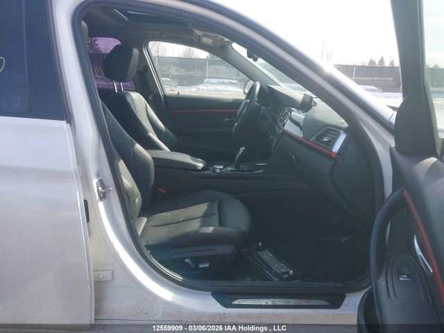 WBA8E5G51HNU22776 BMW 320i Xdrive