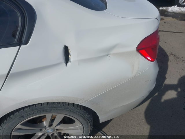 WBA8E5G51HNU22776 BMW 320i Xdrive