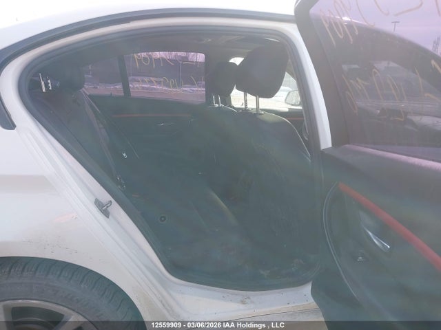 WBA8E5G51HNU22776 BMW 320i Xdrive