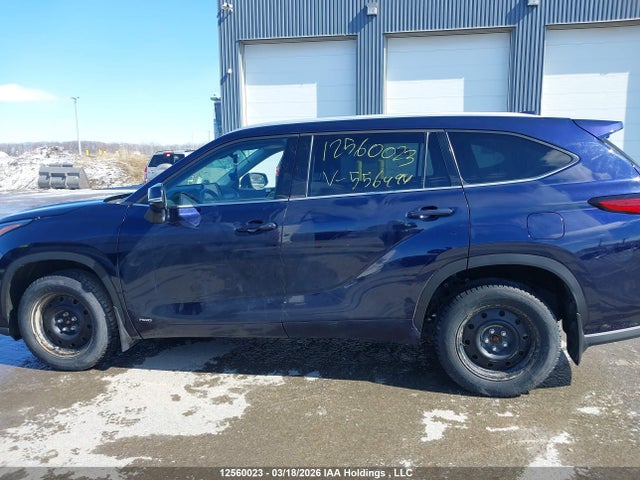 12560023 :رقم المزاد ، 5TDGBRCH8NS556494 vin ، 2022 Toyota Highlander مزاد بيع