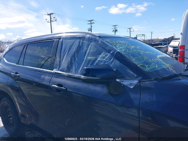 12560023 :رقم المزاد ، 5TDGBRCH8NS556494 vin ، 2022 Toyota Highlander مزاد بيع