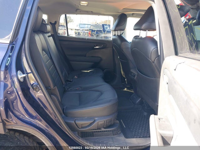 12560023 :رقم المزاد ، 5TDGBRCH8NS556494 vin ، 2022 Toyota Highlander مزاد بيع