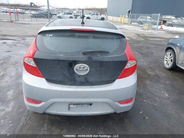 2015 Hyundai Accent Gs მანქანა იყიდება აუქციონზე, vin: KMHCT5AE3FU211086, აუქციონის ნომერი: 12560062