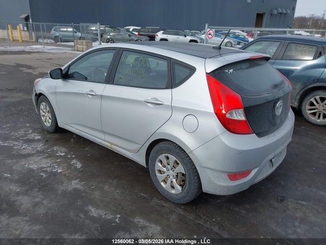 2015 Hyundai Accent Gs მანქანა იყიდება აუქციონზე, vin: KMHCT5AE3FU211086, აუქციონის ნომერი: 12560062