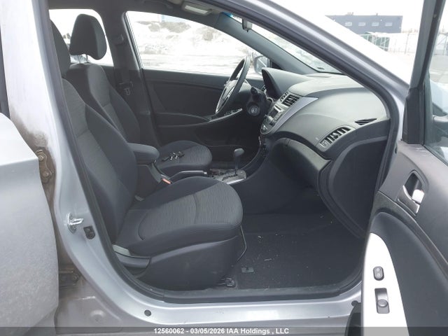 2015 Hyundai Accent Gs მანქანა იყიდება აუქციონზე, vin: KMHCT5AE3FU211086, აუქციონის ნომერი: 12560062
