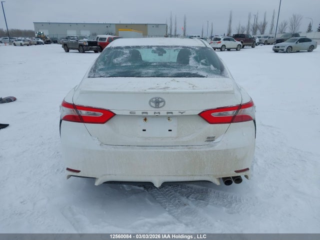 12560084 :رقم المزاد ، 4T1G11BK0LU006082 vin ، 2020 Toyota Camry Se/se Night Shade مزاد بيع