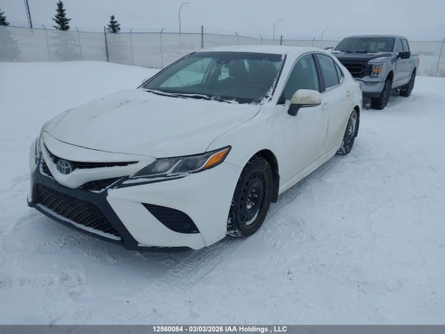 12560084 :رقم المزاد ، 4T1G11BK0LU006082 vin ، 2020 Toyota Camry Se/se Night Shade مزاد بيع