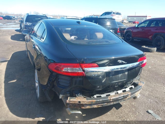 12560108 :رقم المزاد ، SAJXA0FA1AHR73338 vin ، 2010 Jaguar Xf Luxury مزاد بيع