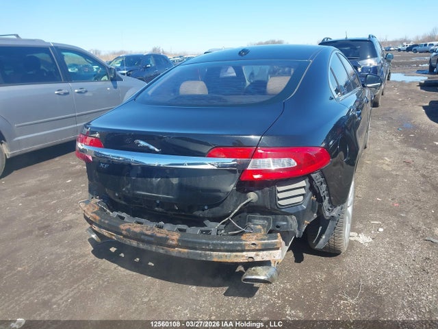 12560108 :رقم المزاد ، SAJXA0FA1AHR73338 vin ، 2010 Jaguar Xf Luxury مزاد بيع