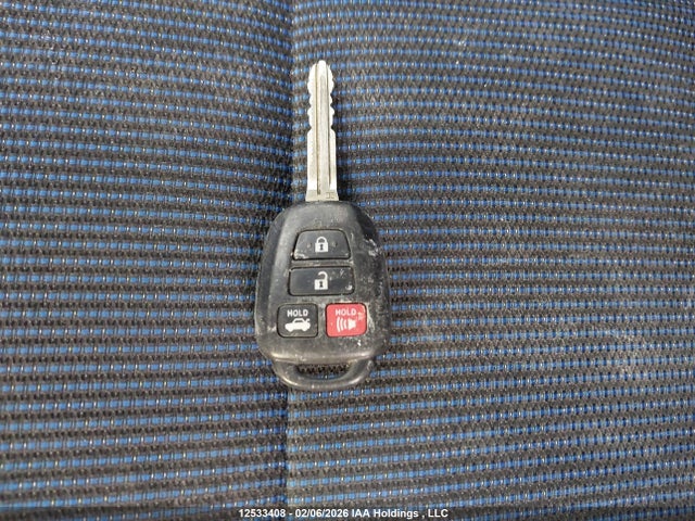 2T1BURHE2JC076232 Toyota COROLLA SE