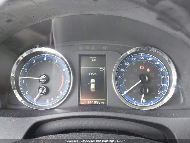 2T1BURHE2JC076232 Toyota COROLLA SE