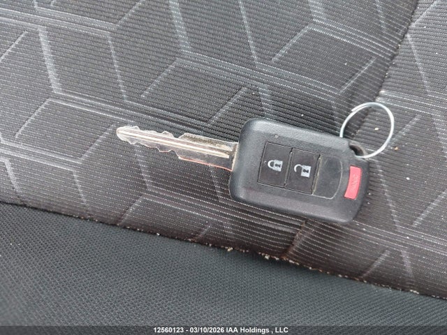 JA4AJUAU9PU605514 Mitsubishi RVR ES