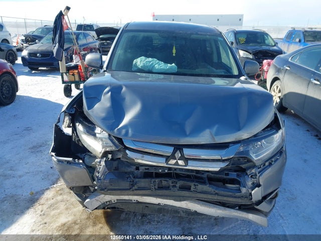 Продаж на аукціоні авто 2017 Mitsubishi Outlander Es, vin: JA4AZ2A31HZ604589, номер лоту: 12560141