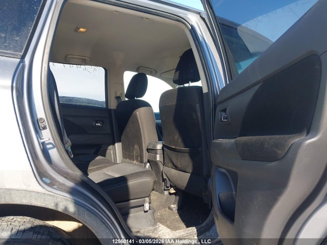 Продаж на аукціоні авто 2017 Mitsubishi Outlander Es, vin: JA4AZ2A31HZ604589, номер лоту: 12560141