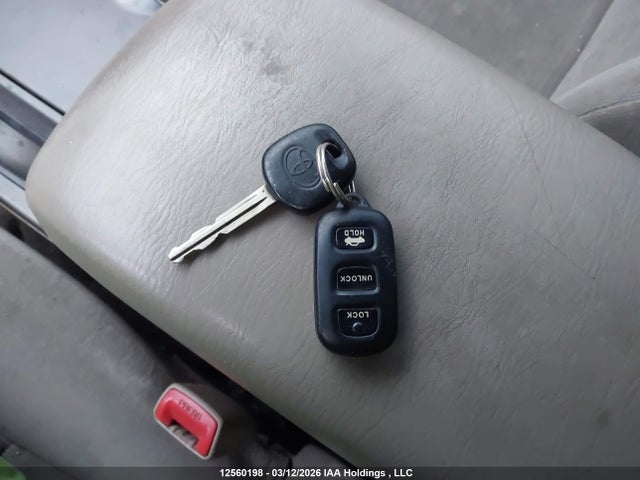 12560198 :رقم المزاد ، 4T1BE32K15U993367 vin ، 2005 Toyota Camry Le/xle/se مزاد بيع
