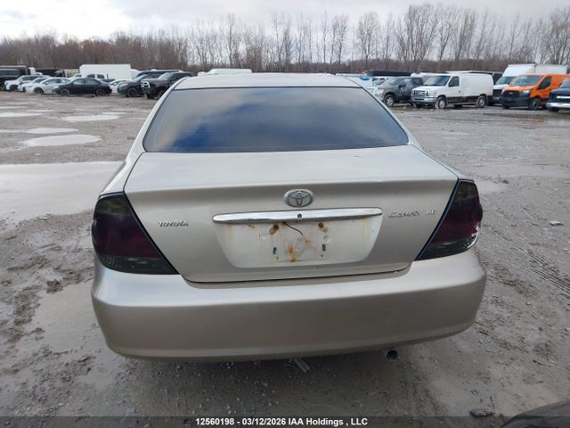 12560198 :رقم المزاد ، 4T1BE32K15U993367 vin ، 2005 Toyota Camry Le/xle/se مزاد بيع