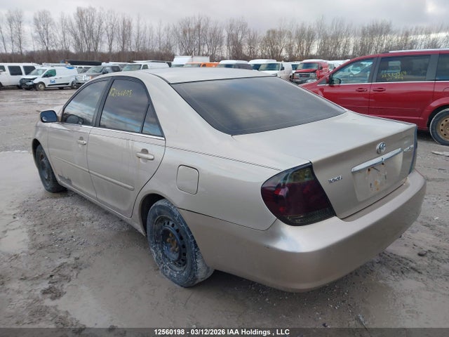 12560198 :رقم المزاد ، 4T1BE32K15U993367 vin ، 2005 Toyota Camry Le/xle/se مزاد بيع