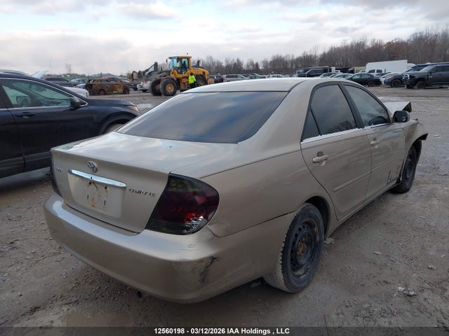 12560198 :رقم المزاد ، 4T1BE32K15U993367 vin ، 2005 Toyota Camry Le/xle/se مزاد بيع