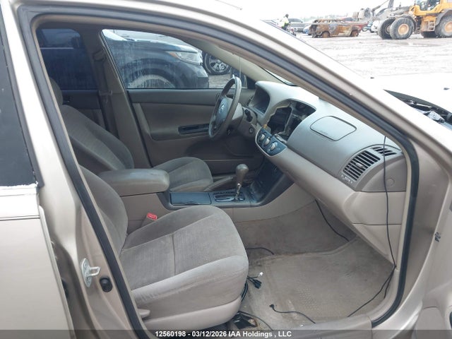 12560198 :رقم المزاد ، 4T1BE32K15U993367 vin ، 2005 Toyota Camry Le/xle/se مزاد بيع