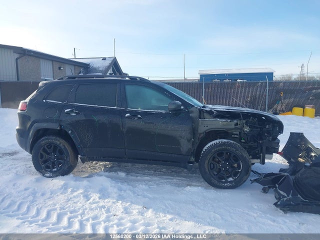 1C4PJMBX6MD118498 Jeep Cherokee Trailhawk