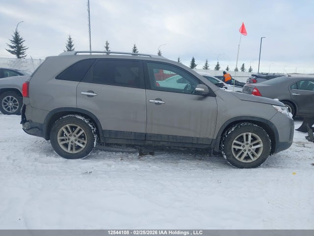 5XYKTDA72EG504327 KIA Sorento Lx V6