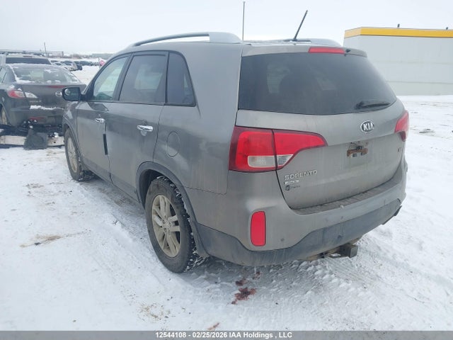 5XYKTDA72EG504327 KIA Sorento Lx V6