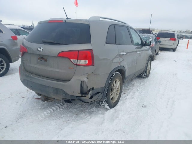 5XYKTDA72EG504327 KIA Sorento Lx V6