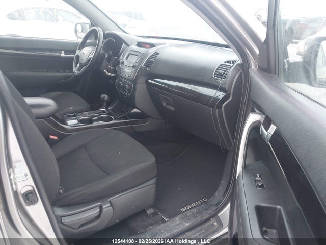5XYKTDA72EG504327 KIA Sorento Lx V6