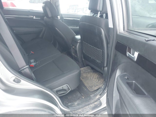 5XYKTDA72EG504327 KIA Sorento Lx V6