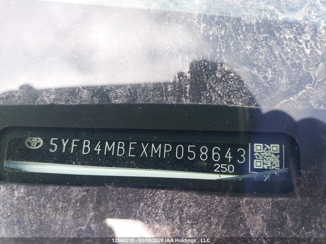 5YFB4MBEXMP058643 Toyota COROLLA SE