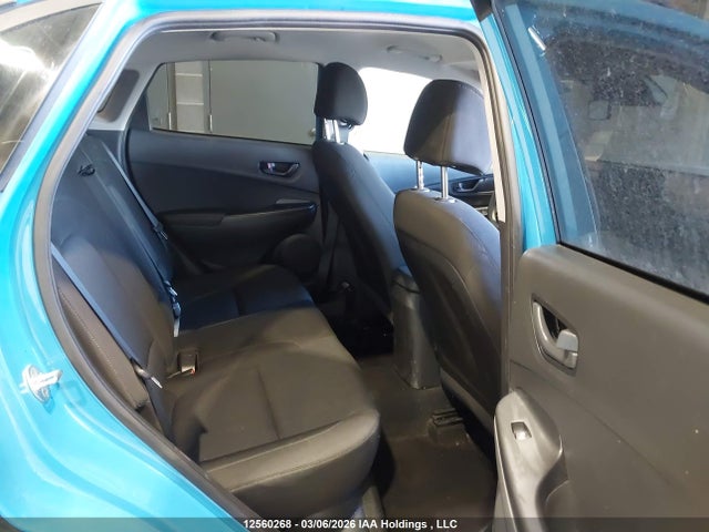 12560268 :رقم المزاد ، KM8K1CAB9NU896785 vin ، 2022 Hyundai Kona Se مزاد بيع