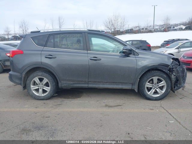 12560314 :رقم المزاد ، 2T3RFREV2FW335618 vin ، 2015 Toyota Rav4 Xle مزاد بيع