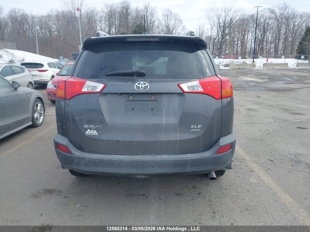 12560314 :رقم المزاد ، 2T3RFREV2FW335618 vin ، 2015 Toyota Rav4 Xle مزاد بيع