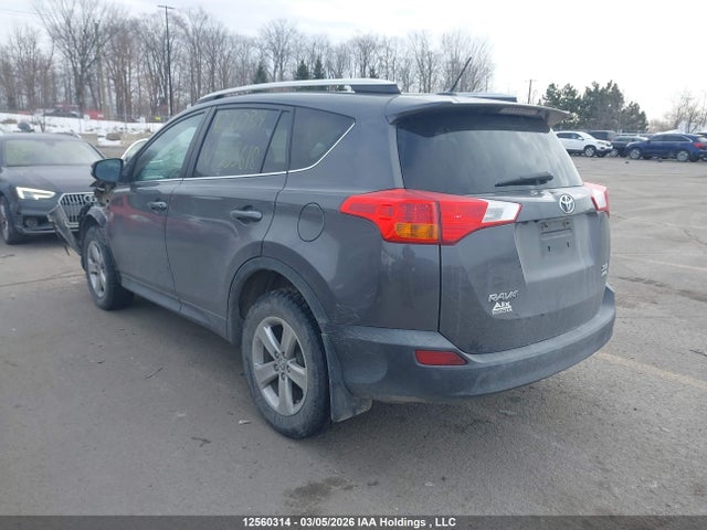 12560314 :رقم المزاد ، 2T3RFREV2FW335618 vin ، 2015 Toyota Rav4 Xle مزاد بيع