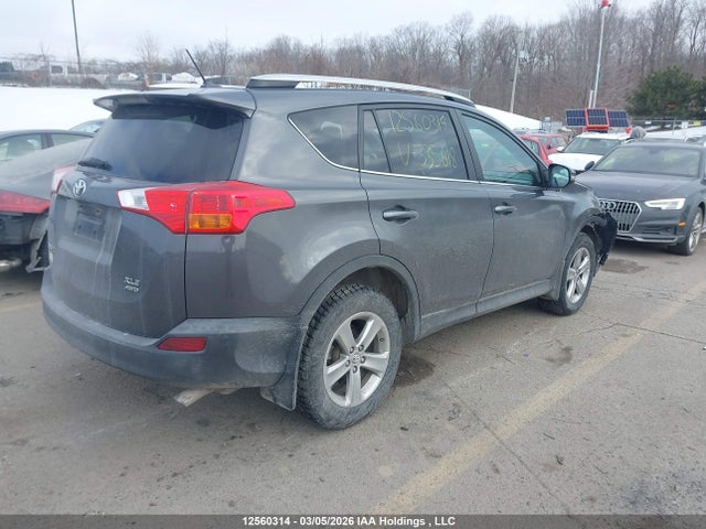 12560314 :رقم المزاد ، 2T3RFREV2FW335618 vin ، 2015 Toyota Rav4 Xle مزاد بيع