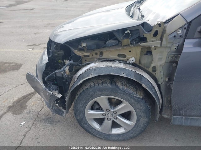 12560314 :رقم المزاد ، 2T3RFREV2FW335618 vin ، 2015 Toyota Rav4 Xle مزاد بيع