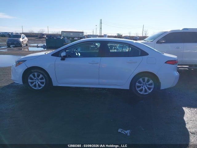 12560365 :رقم المزاد ، 5YFBPMBE7NP317453 vin ، 2022 Toyota Corolla Le مزاد بيع