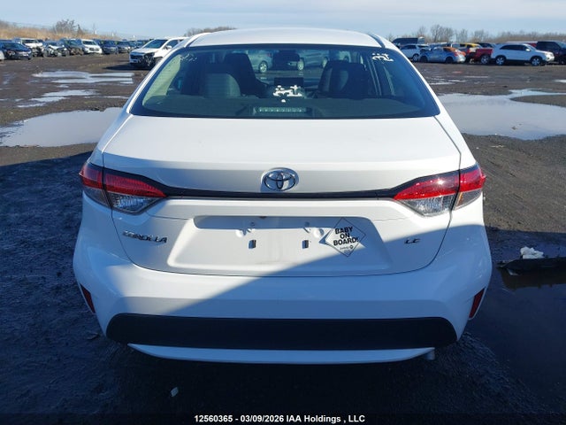 12560365 :رقم المزاد ، 5YFBPMBE7NP317453 vin ، 2022 Toyota Corolla Le مزاد بيع