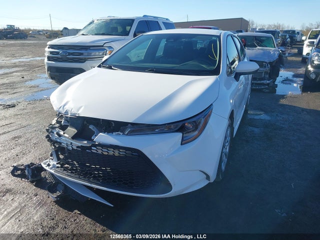 12560365 :رقم المزاد ، 5YFBPMBE7NP317453 vin ، 2022 Toyota Corolla Le مزاد بيع