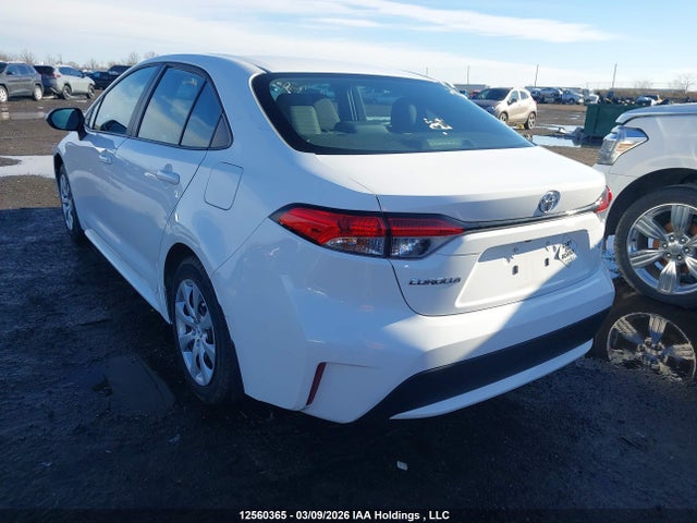 12560365 :رقم المزاد ، 5YFBPMBE7NP317453 vin ، 2022 Toyota Corolla Le مزاد بيع