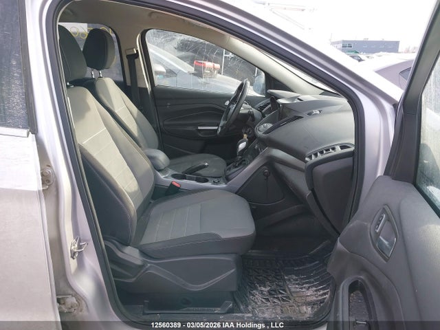 2015 Ford Escape Se მანქანა იყიდება აუქციონზე, vin: 1FMCU9G99FUC49131, აუქციონის ნომერი: 12560389