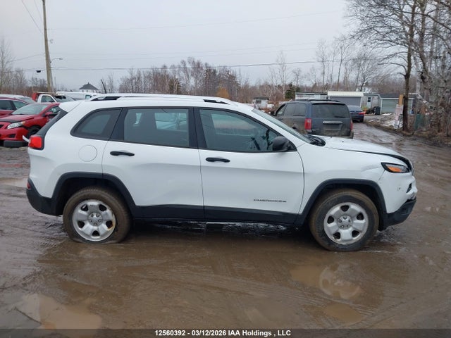 1C4PJMAB8HW524475 Jeep Cherokee Sport