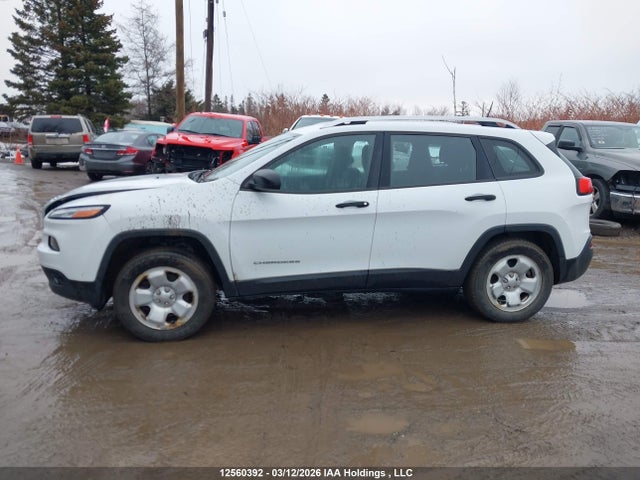 1C4PJMAB8HW524475 Jeep Cherokee Sport