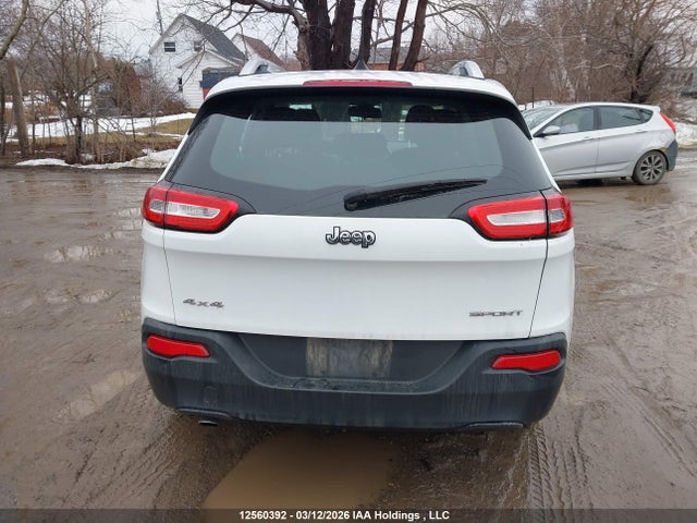 1C4PJMAB8HW524475 Jeep Cherokee Sport